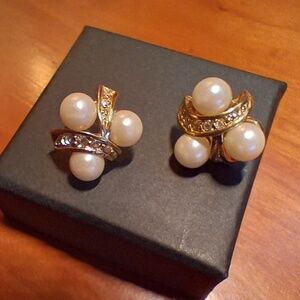Vintage Tri-Pearl and Zirconia crossed buns Earrings
